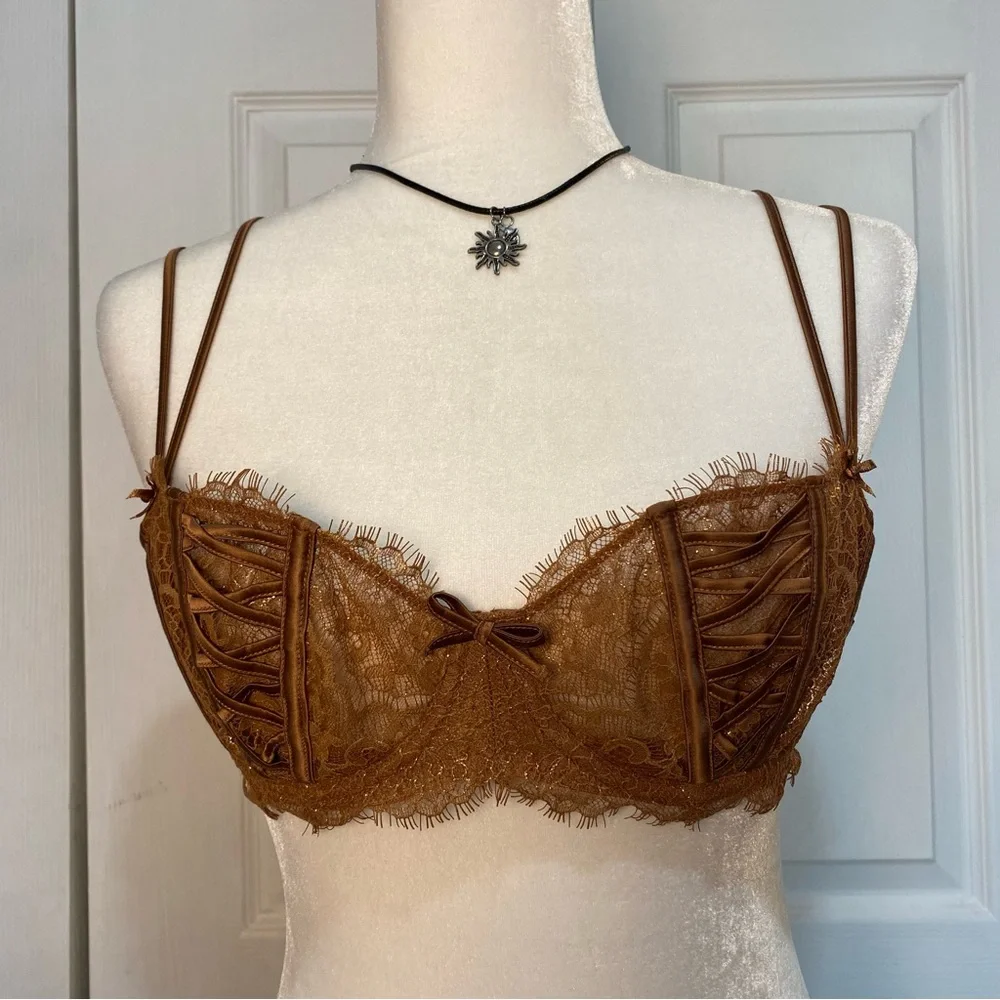 Victoria's Secret Lace Bra in Tan - Picture 3 of 6